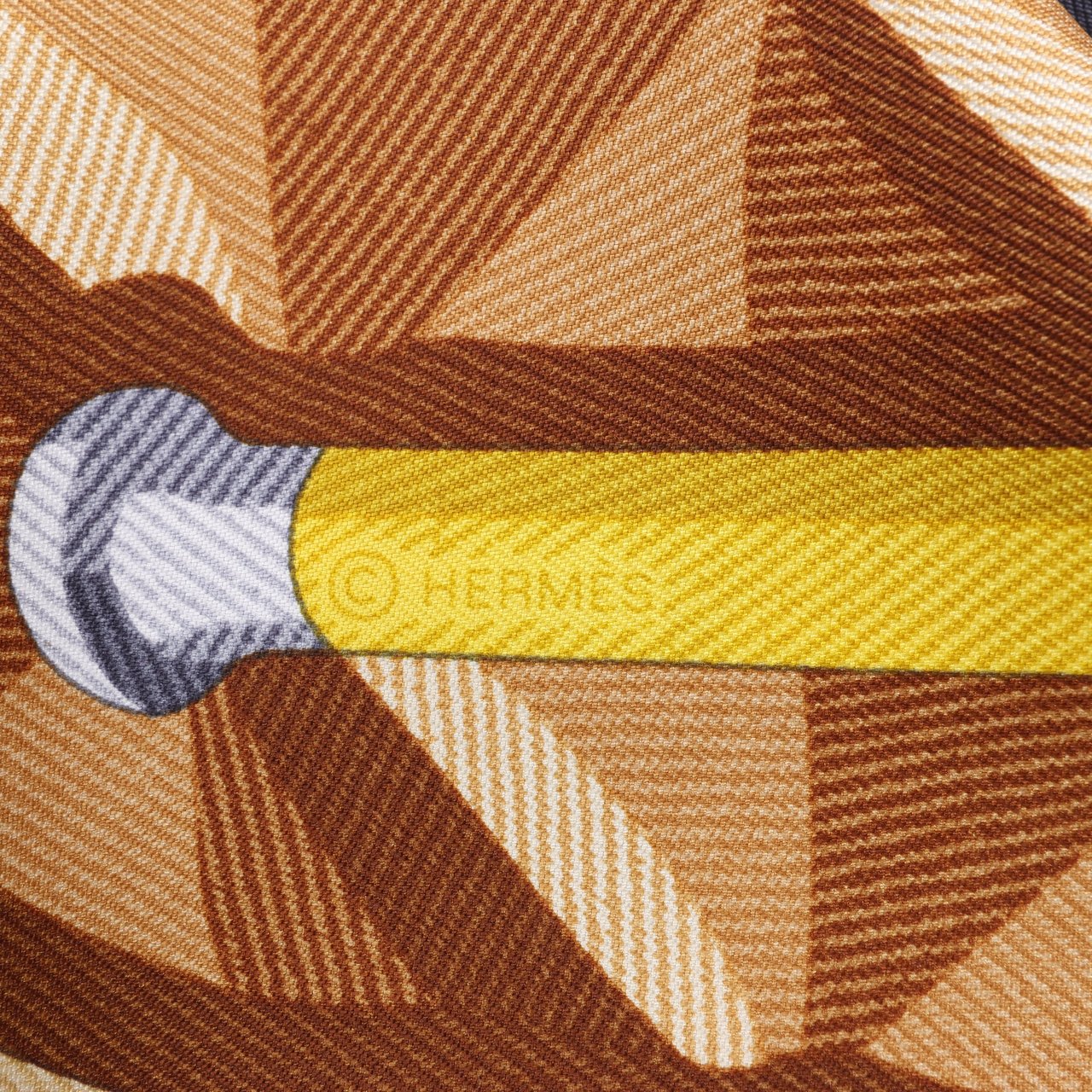 Hermès Hermès Carré 90 "BEAUTE COMPOSEE" Silk handkerchief in Orange Oranje