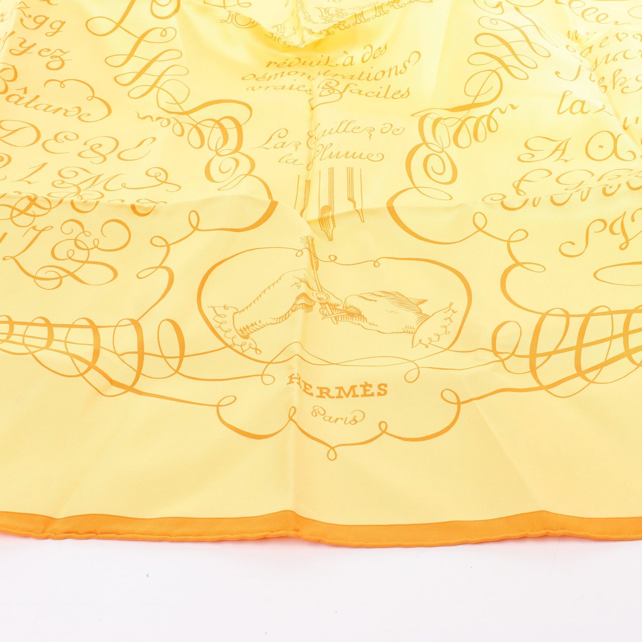 Hermès Hermès Carré 90 "L'ART D'ECRIRE" Silk handkerchief in Yellow Geel