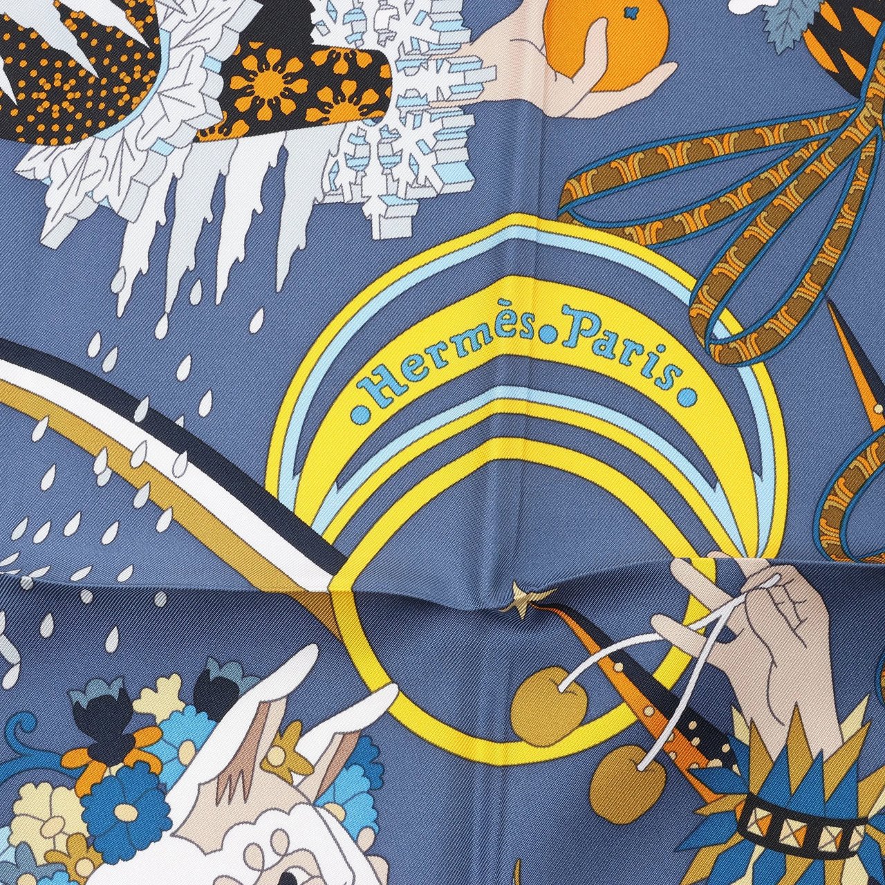 Hermès Hermès Carré 90 "Le Sacre des Saisons" Silk handkerchief in Gray Grijs