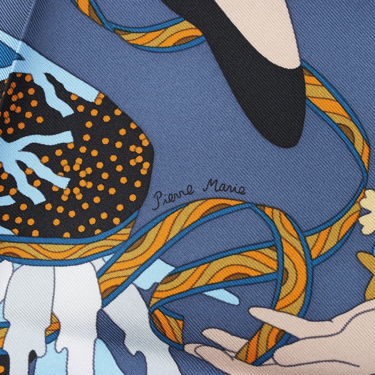 Hermès Hermès Carré 90 "Le Sacre des Saisons" Silk handkerchief in Gray Grijs