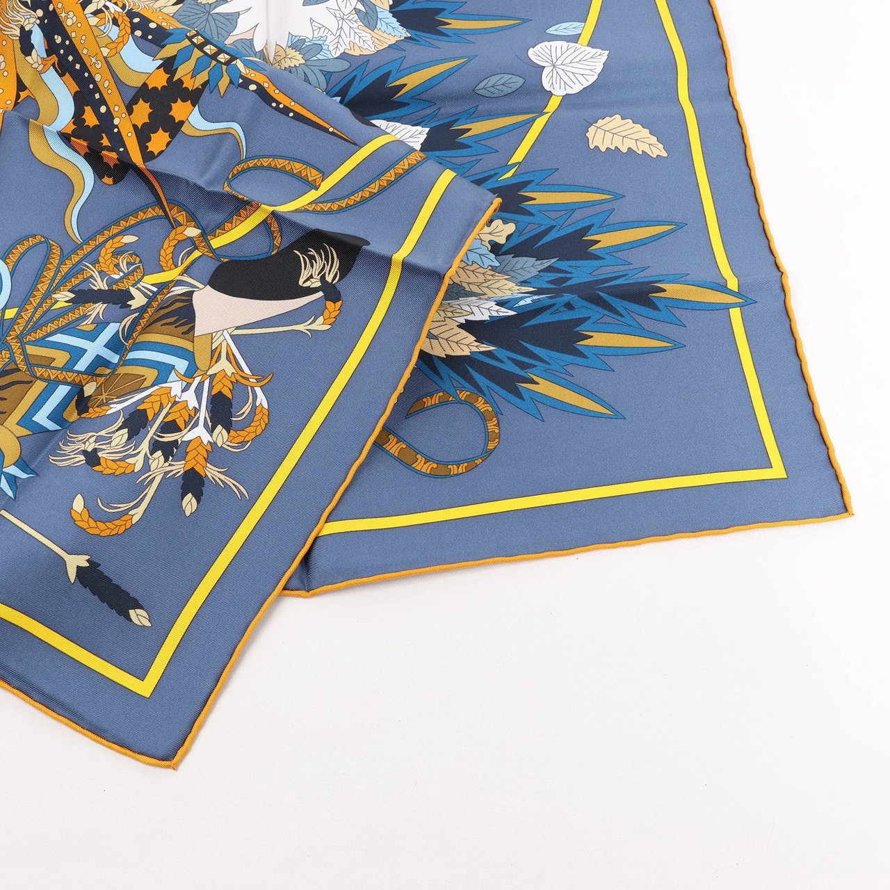 Hermès Hermès Carré 90 "Le Sacre des Saisons" Silk handkerchief in Gray Grijs