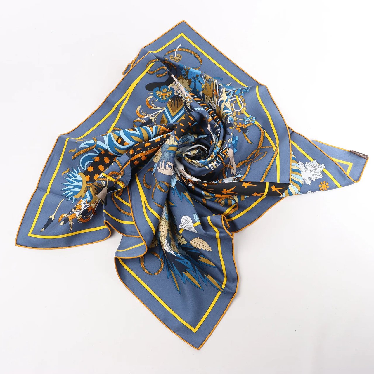 Hermès Hermès Carré 90 "Le Sacre des Saisons" Silk handkerchief in Gray Grijs