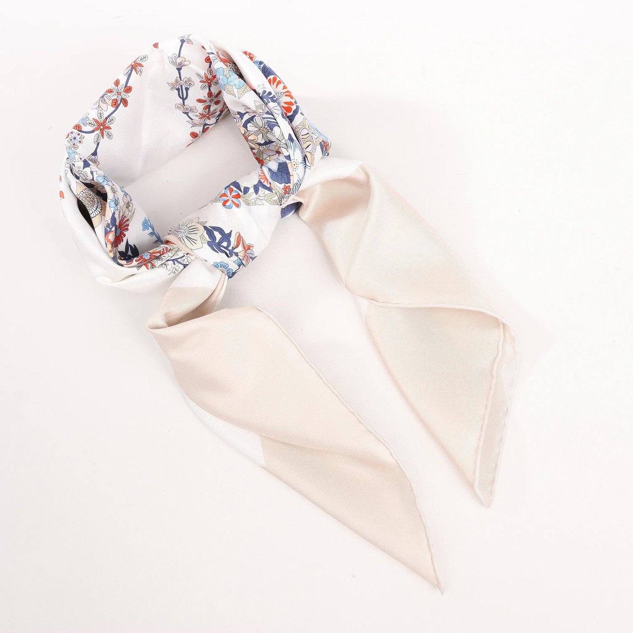 Hermès Hermès Carré 90 "BRIDES DE GALA EN FLEURS" Silk handkerchief in Beige Divers
