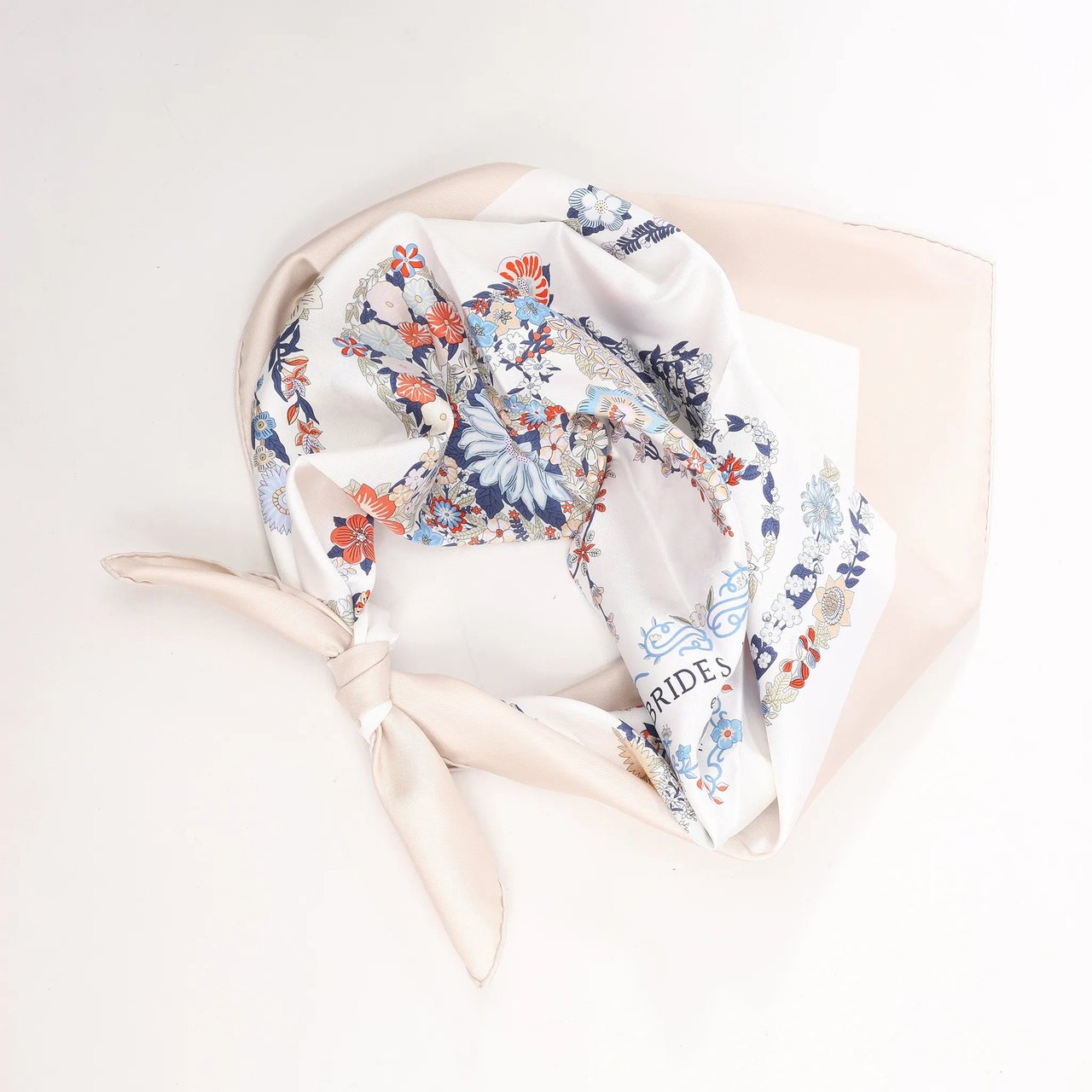 Hermès Hermès Carré 90 "BRIDES DE GALA EN FLEURS" Silk handkerchief in Beige Divers