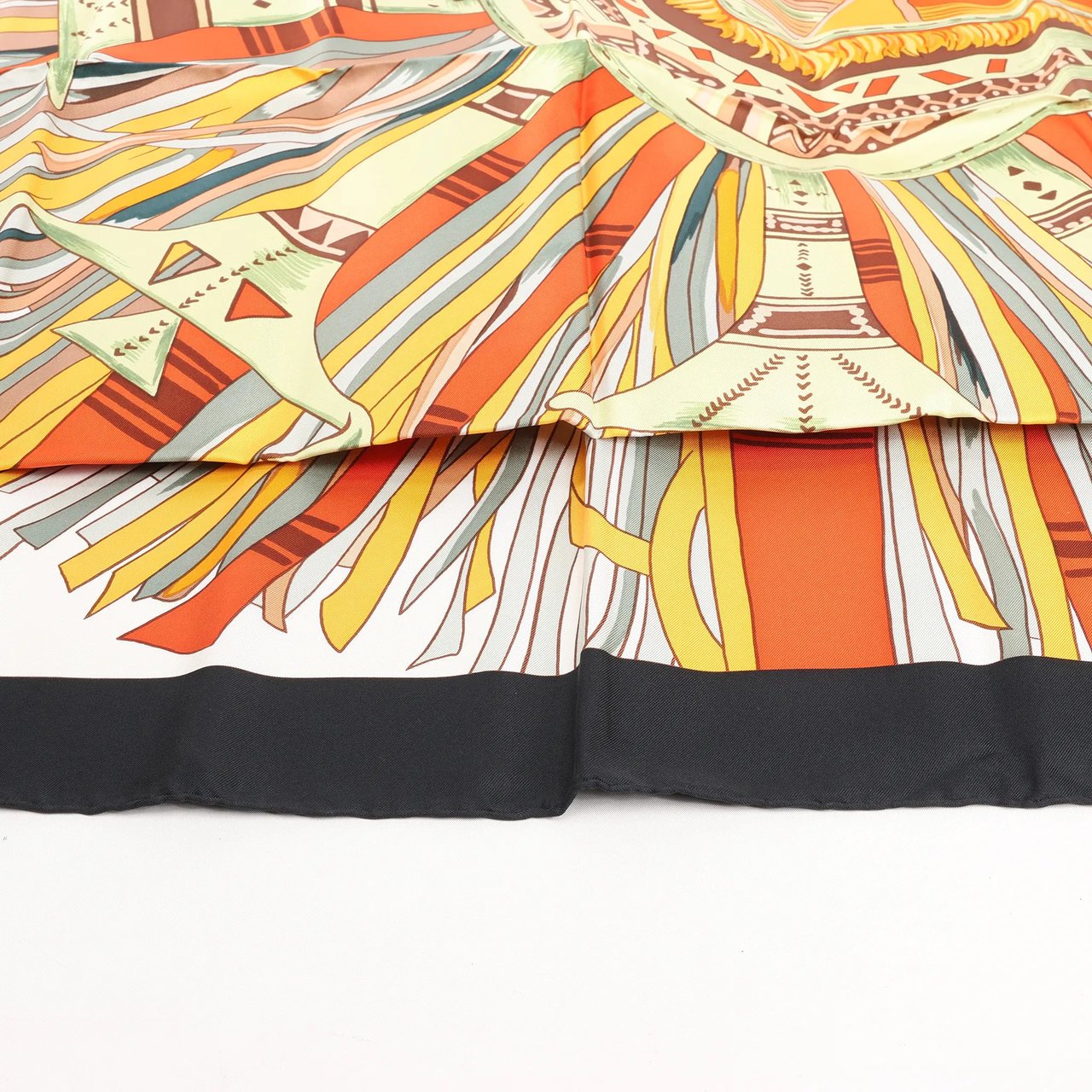 Hermès Hermès Carré 90 "CUIRS DU DESERT" Silk handkerchief in Black x Orange Divers