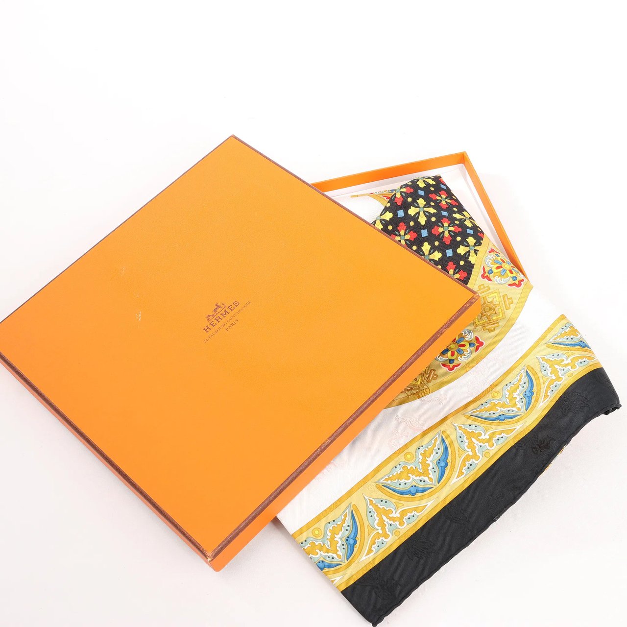 Hermès Hermès Carré 90 "CIELS BYZANTINS" Silk handkerchief in Black x Gold Divers