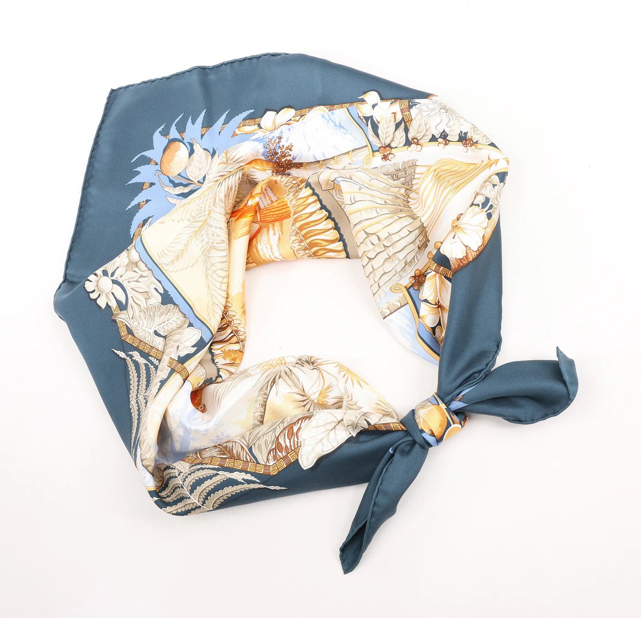 Hermès Hermès Carré 90 "ALOHA" Silk handkerchief in Navy Blue x Beige Divers