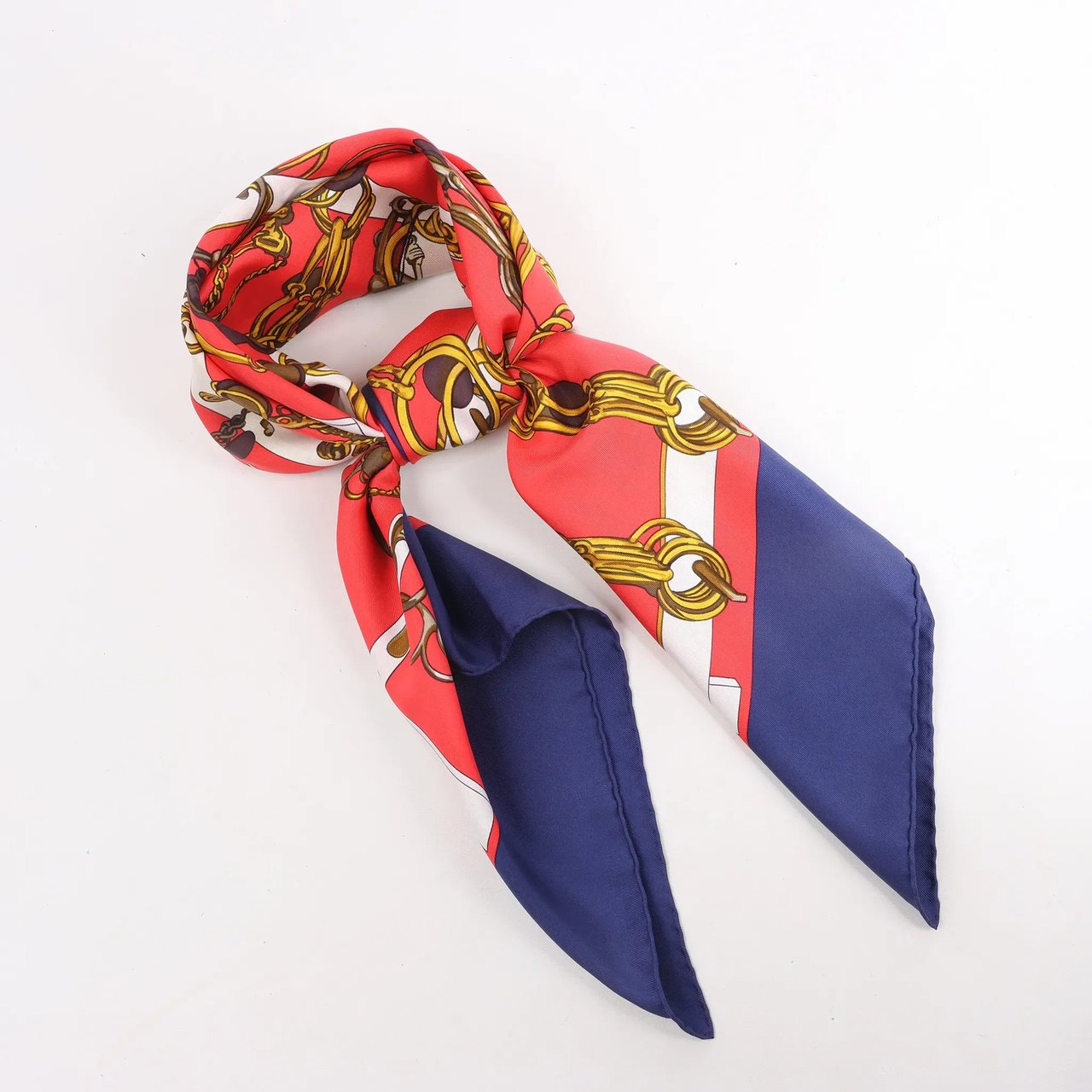 Hermès Hermès Carré 90 "MORS&FILETS" Silk handkerchief in Red x Navy Blue Rood