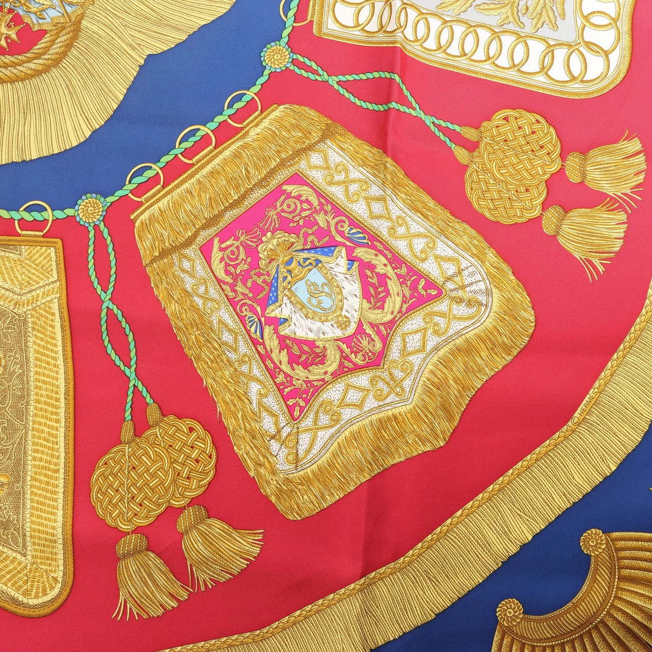 Hermès Hermès Carré 90 "Poste et Cavalerie Saber" Silk handkerchief in Red Rood