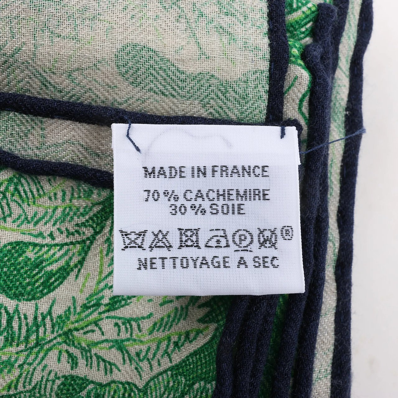 Hermès Hermès Carré Geant "BOTANICO DI PALERMO" Cashmere and Silk Scarf in Green Groen