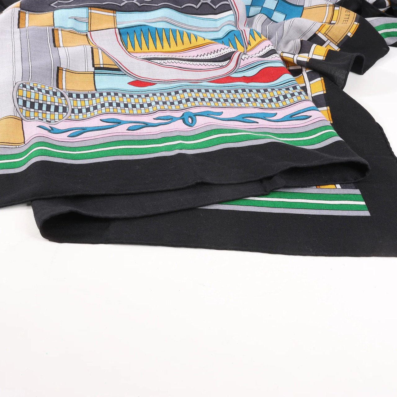 Hermès Hermès Carré Geant "Voltes et Pirouettes" Cashemere & Silk Scarf in Black Zwart