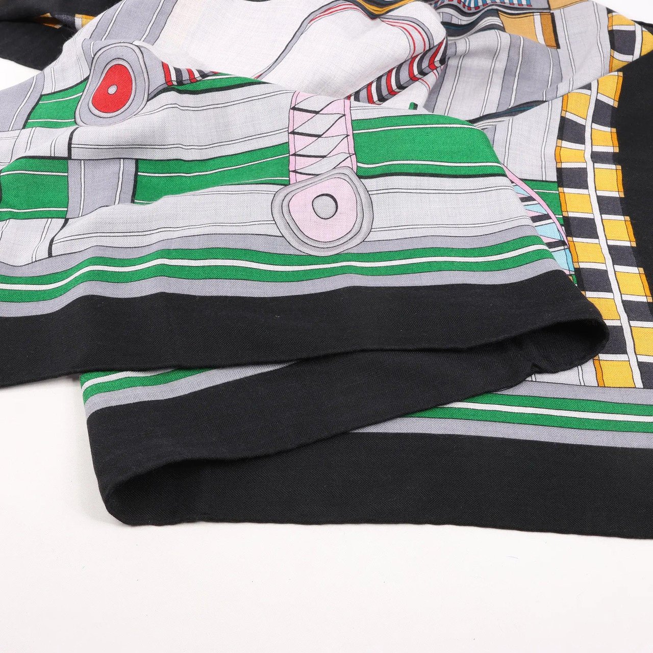 Hermès Hermès Carré Geant "Voltes et Pirouettes" Cashemere & Silk Scarf in Black Zwart