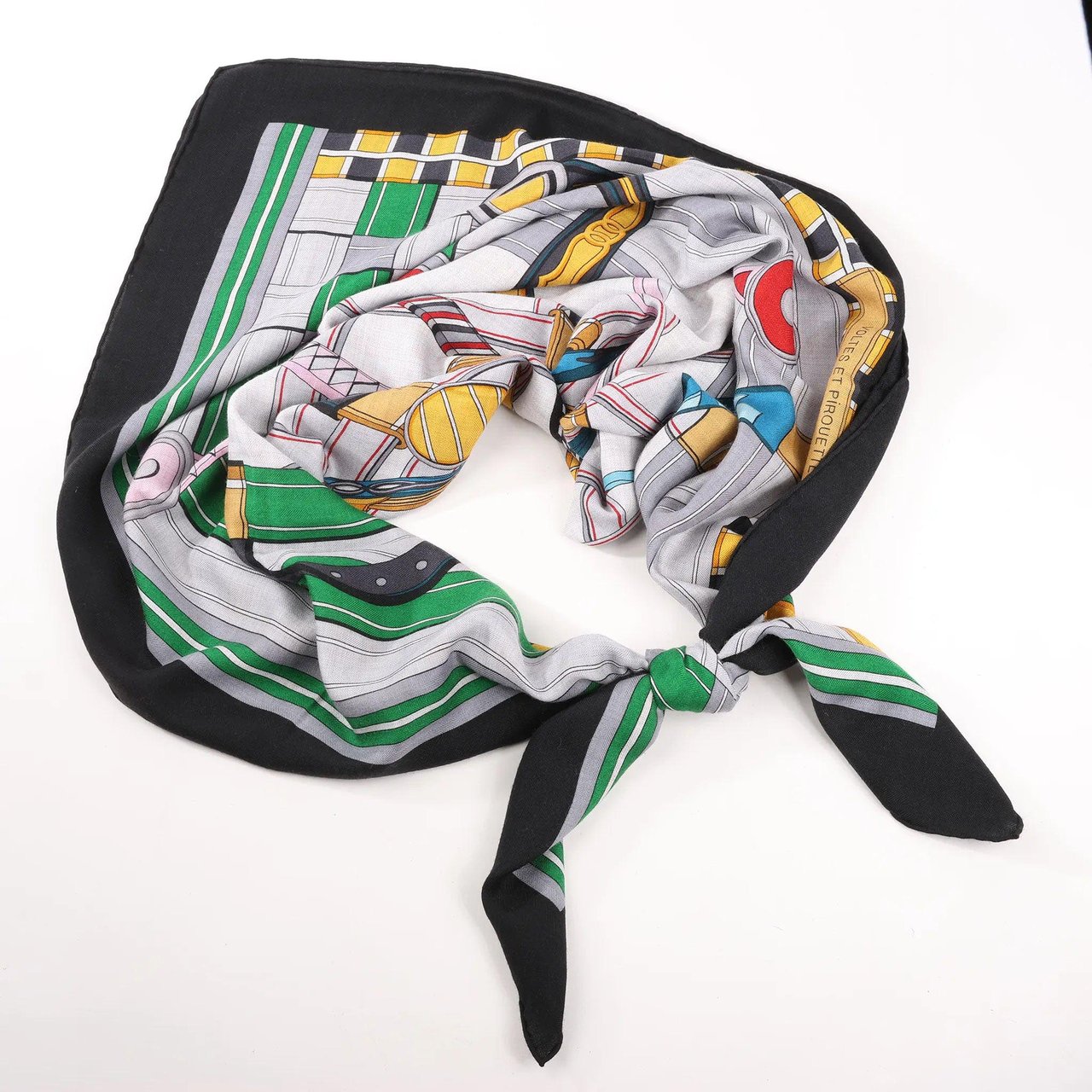 Hermès Hermès Carré Geant "Voltes et Pirouettes" Cashemere & Silk Scarf in Black Zwart