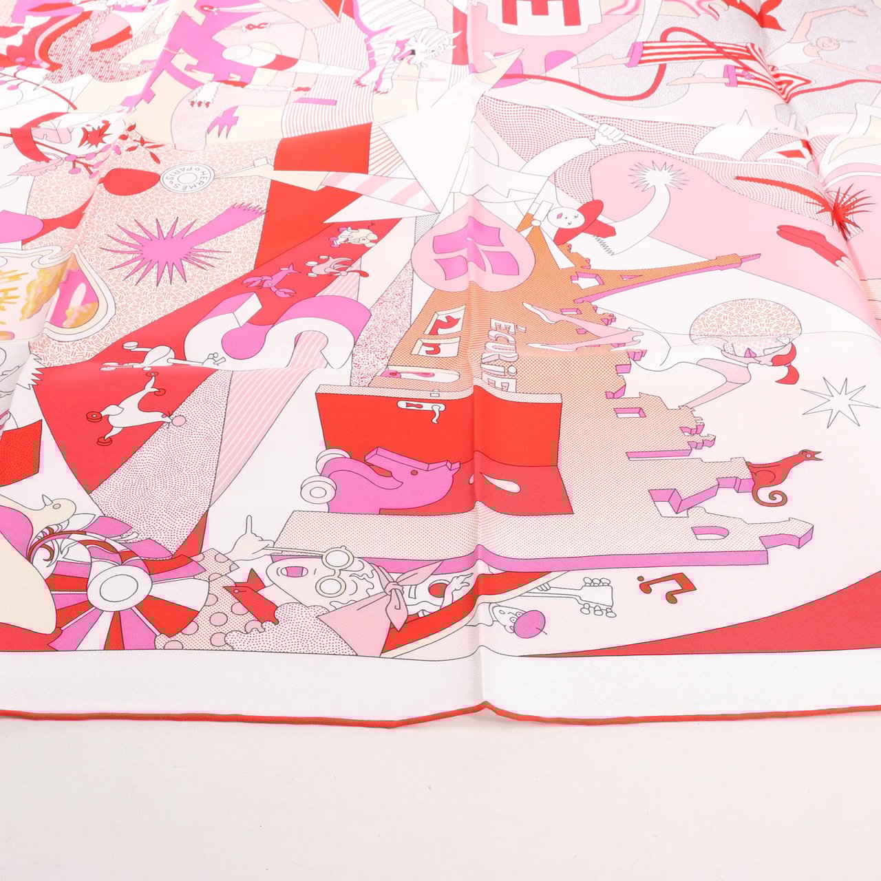 Hermès Hermès Carré 90 "CA DECOIFFE" Silk handkerchief in Pink Roze