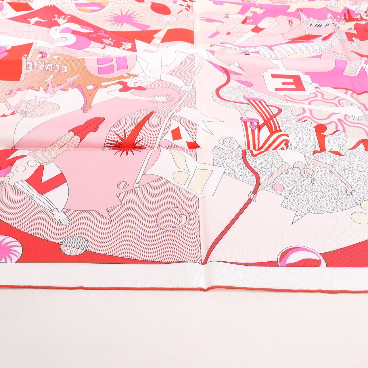 Hermès Hermès Carré 90 "CA DECOIFFE" Silk handkerchief in Pink Roze