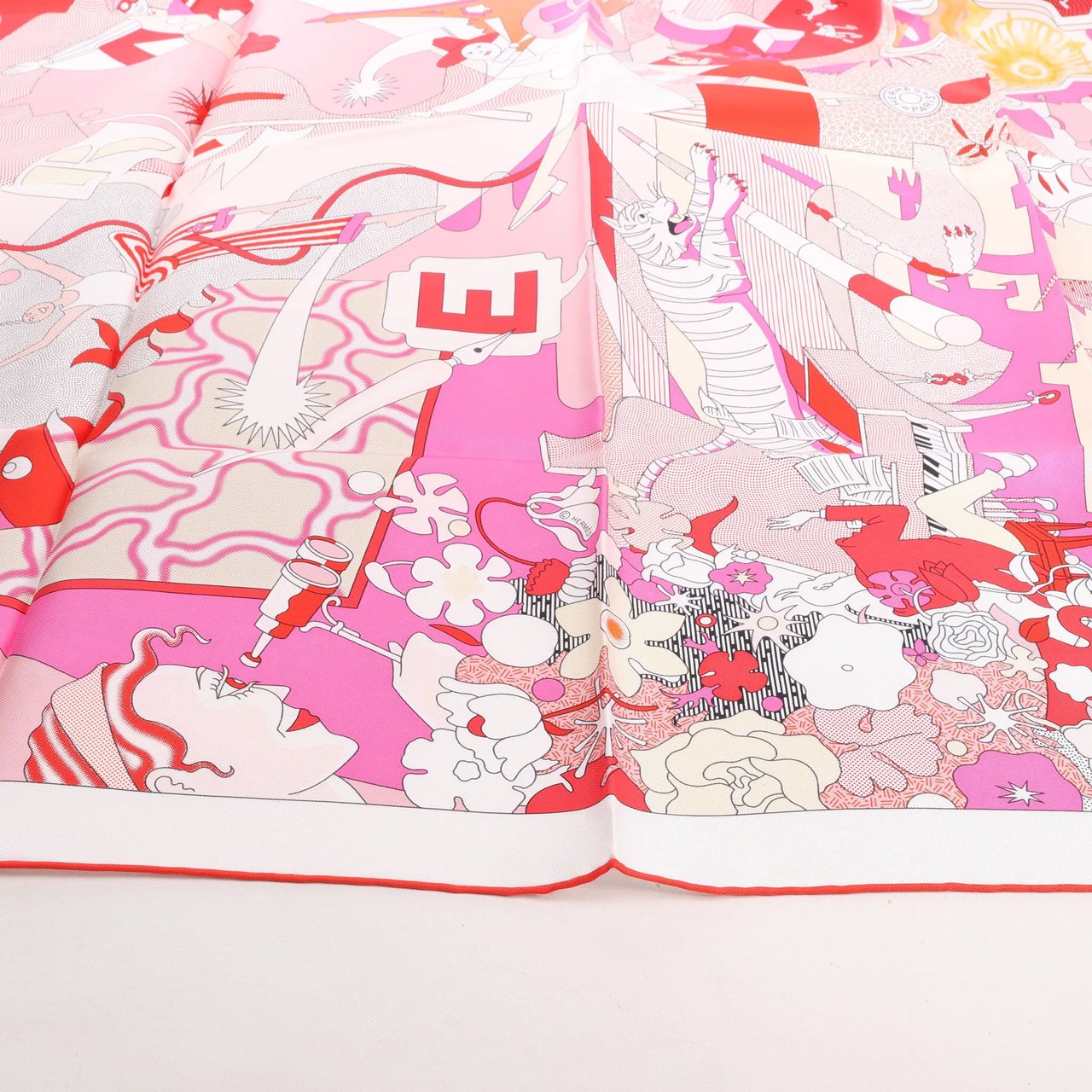 Hermès Hermès Carré 90 "CA DECOIFFE" Silk handkerchief in Pink Roze