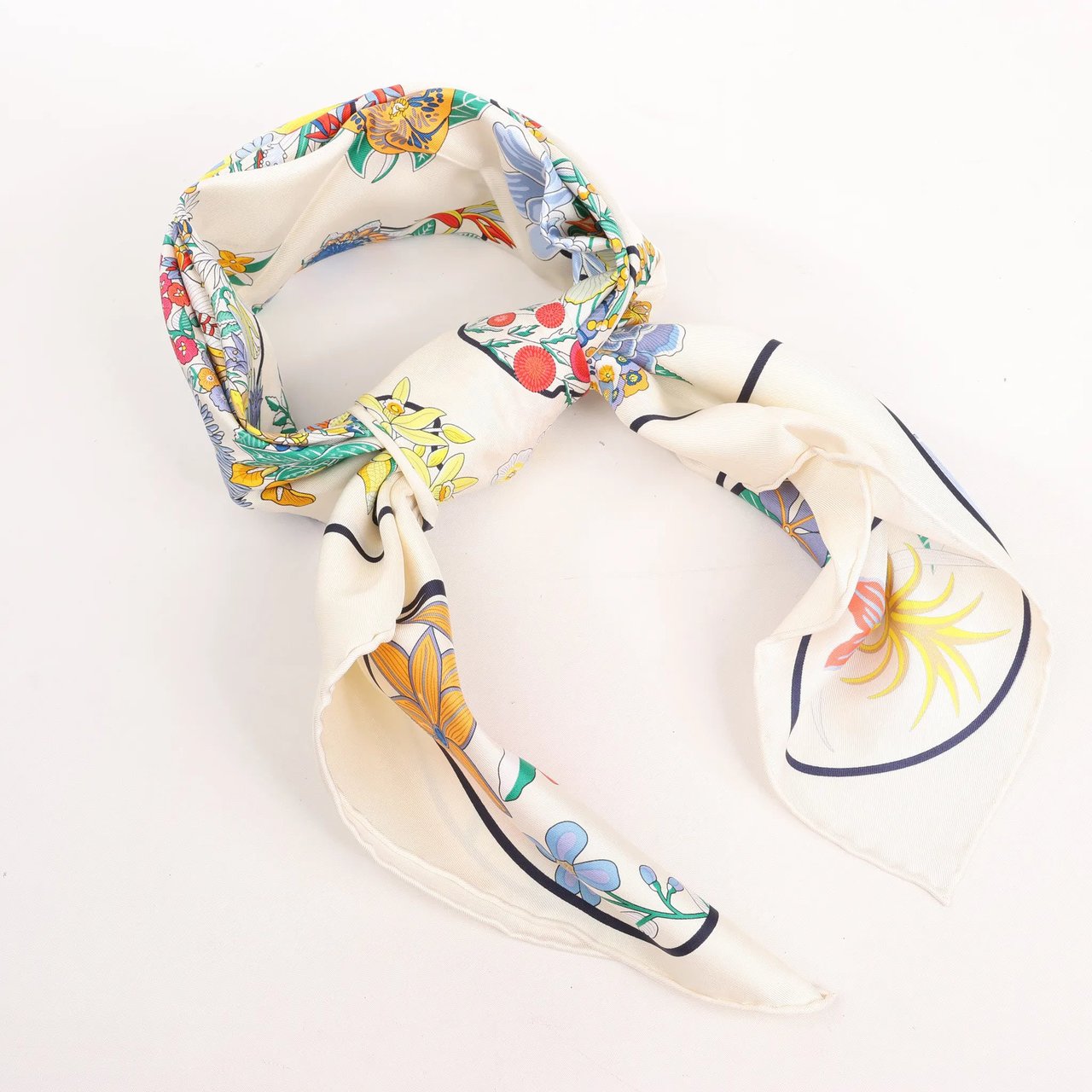 Hermès Hermès Carré 90 "PLANIFLEURS" Silk handkerchief in Ecru Divers