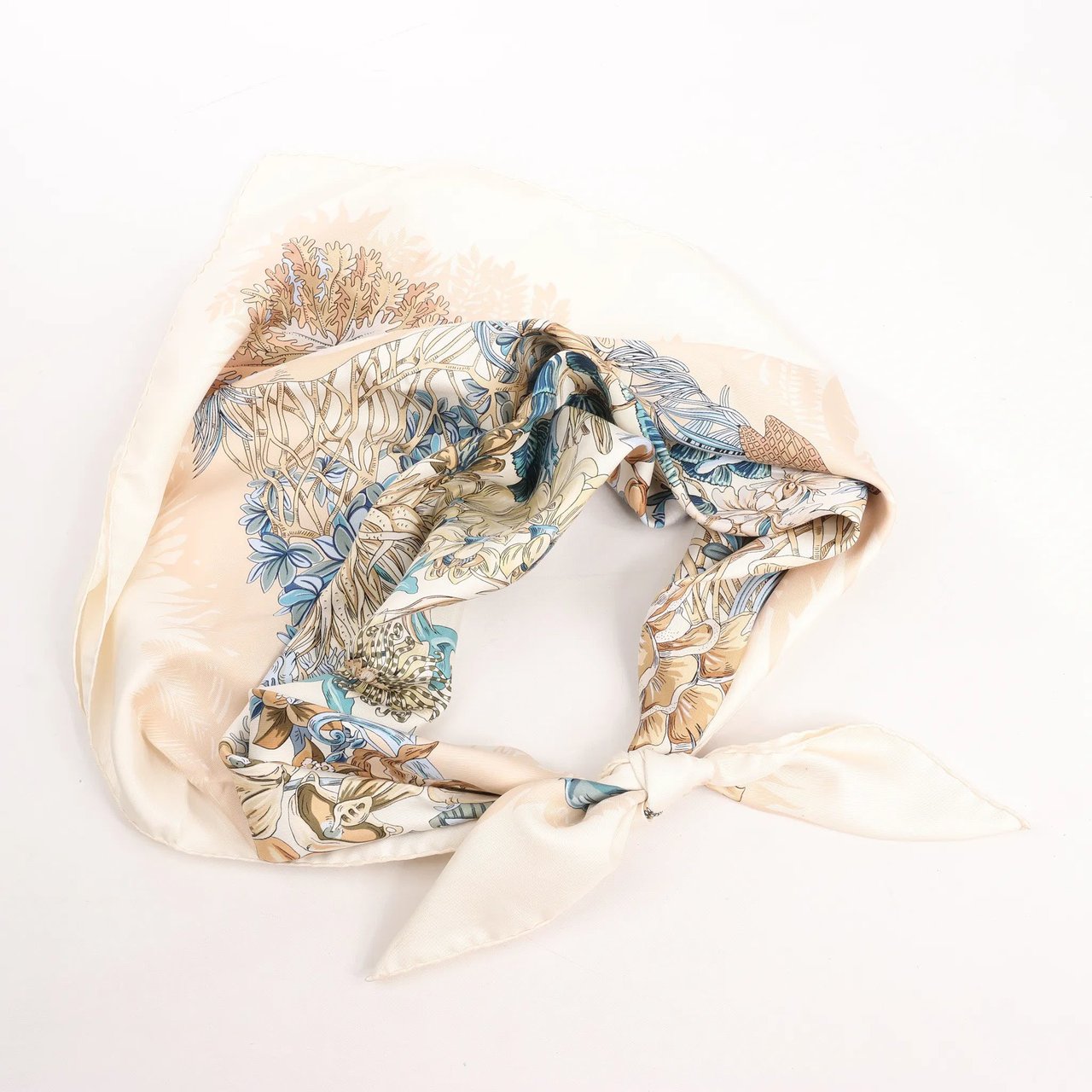 Hermès Hermès Carré 90 "LIle Deserte" Silk handkerchief in Beige Beige