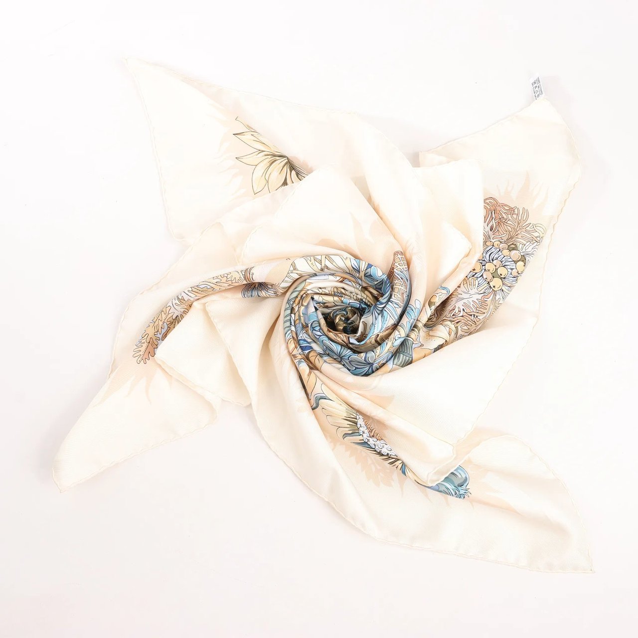 Hermès Hermès Carré 90 "LIle Deserte" Silk handkerchief in Beige Beige