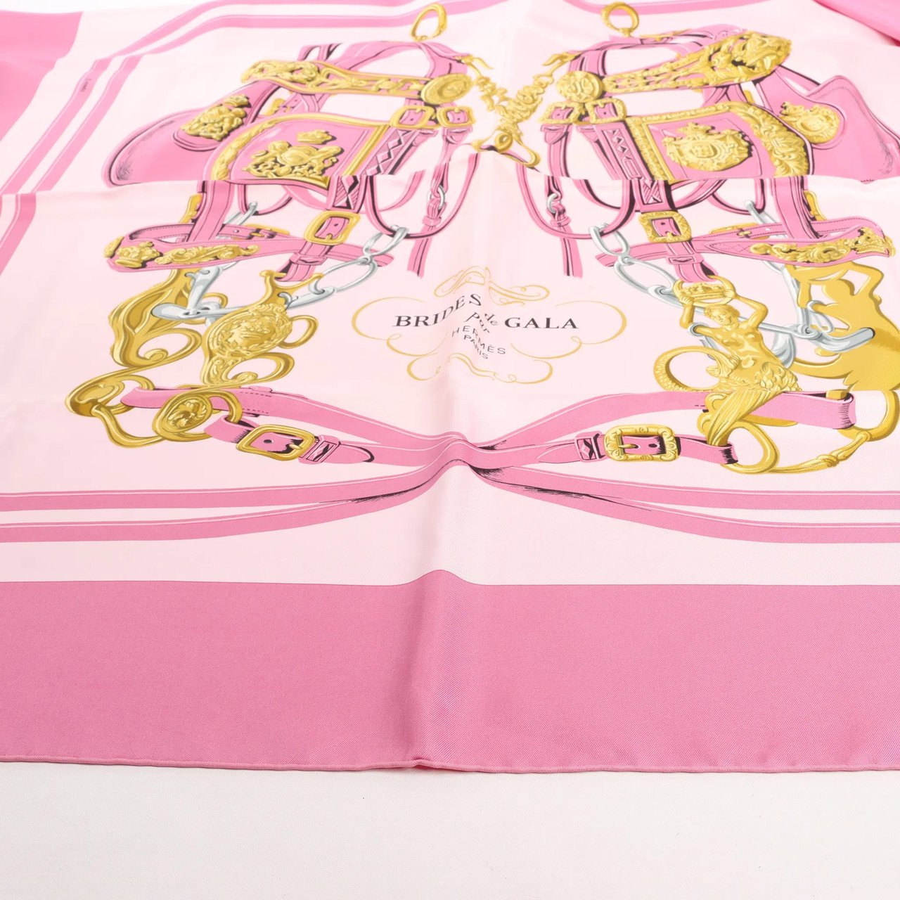 Hermès Hermès Carré 90 "BRIDES de GALA" Silk handkerchief in Pink Roze