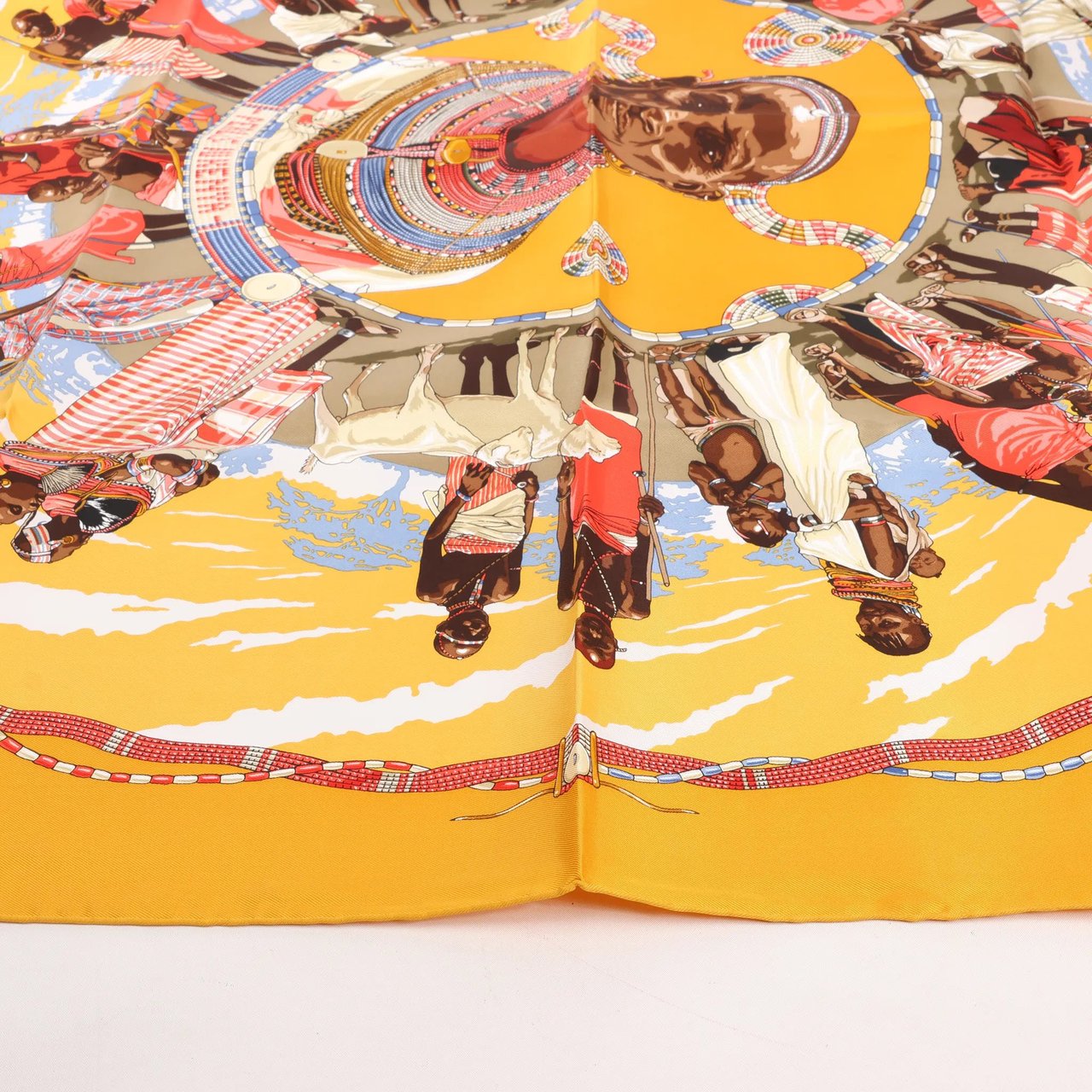 Hermès Hermès Carré 90 "PERLES DU KENYA" Silk handkerchief in Orange Oranje