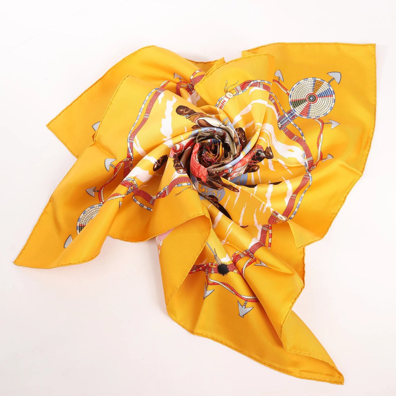 Hermès Hermès Carré 90 "PERLES DU KENYA" Silk handkerchief in Orange Oranje