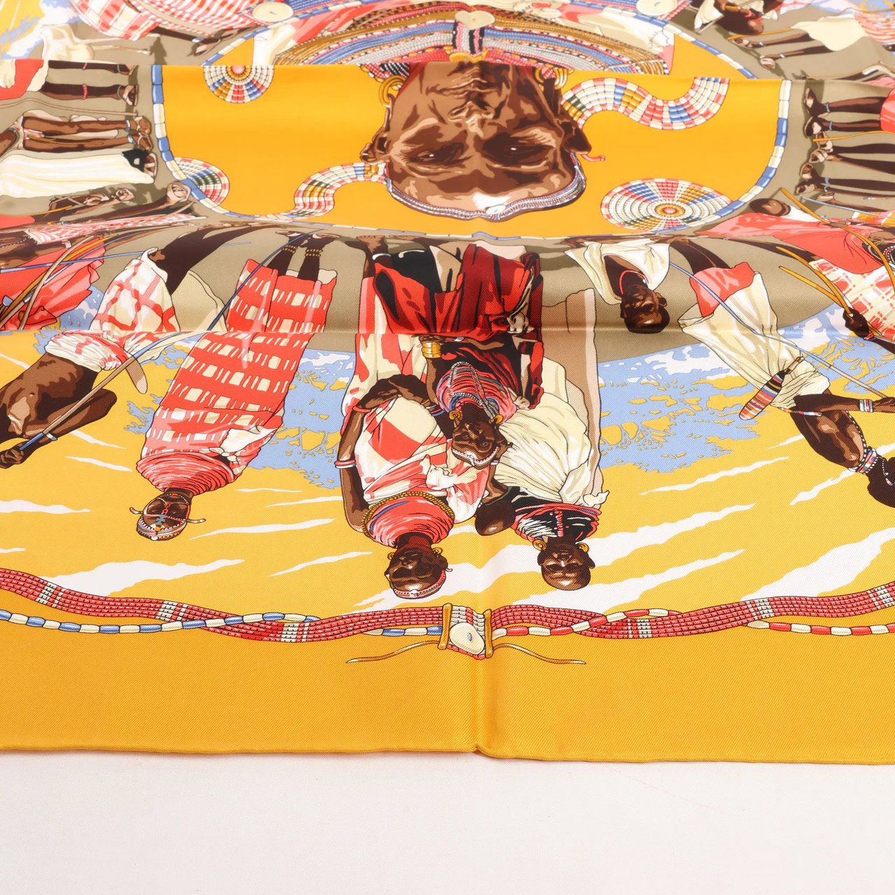 Hermès Hermès Carré 90 "PERLES DU KENYA" Silk handkerchief in Orange Oranje