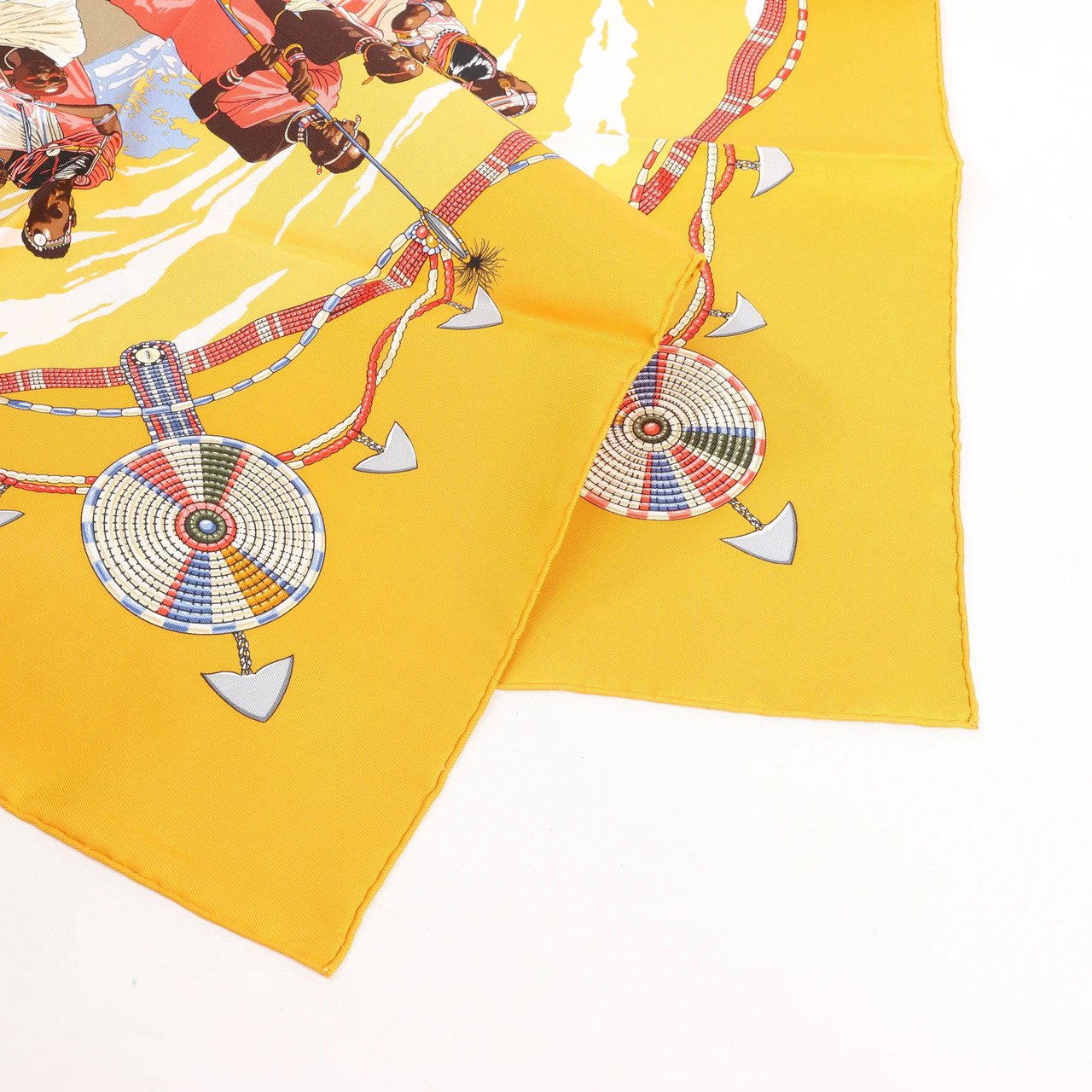 Hermès Hermès Carré 90 "PERLES DU KENYA" Silk handkerchief in Orange Oranje