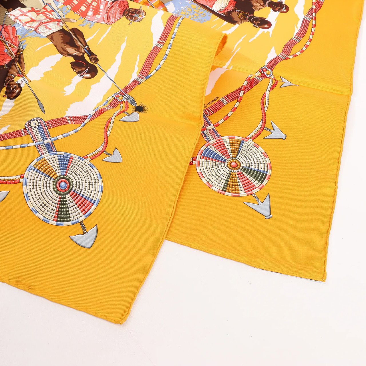 Hermès Hermès Carré 90 "PERLES DU KENYA" Silk handkerchief in Orange Oranje