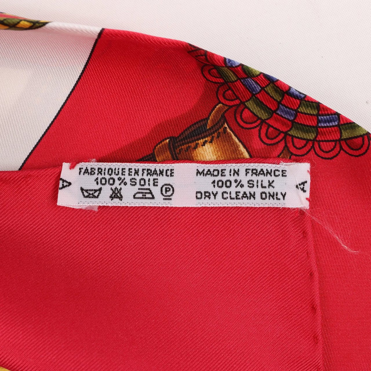 Hermès Hermès Carré 90 "Festival des Amazones" Silk handkerchief in Red Divers