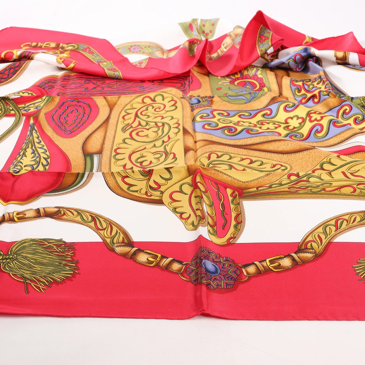 Hermès Hermès Carré 90 "Festival des Amazones" Silk handkerchief in Red Divers