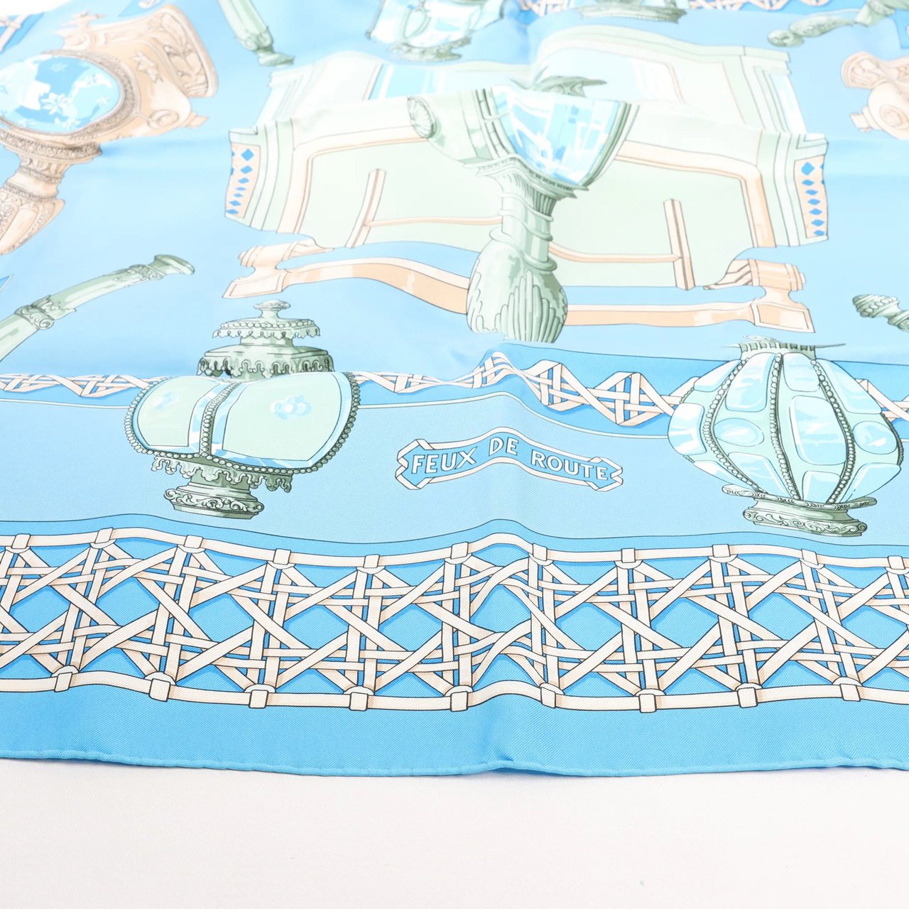 Hermès Hermès Carré 90 "FEUX DE ROUTE" Silk handkerchief in Blue Blauw