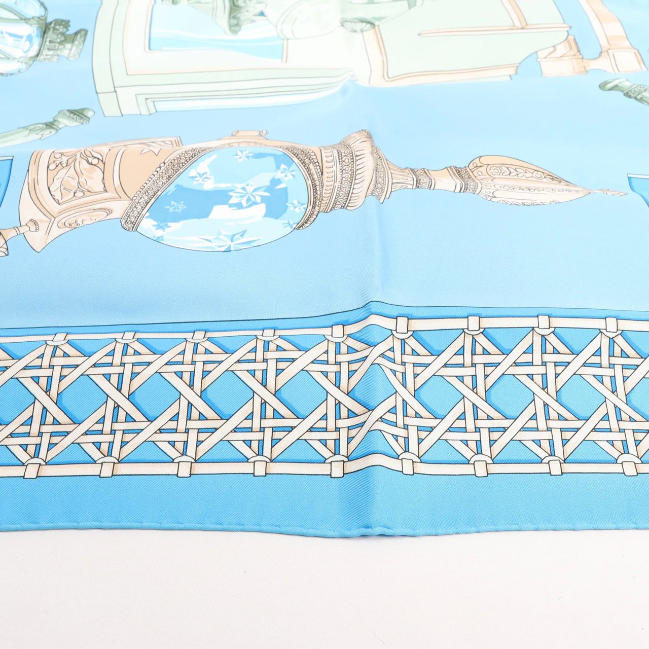 Hermès Hermès Carré 90 "FEUX DE ROUTE" Silk handkerchief in Blue Blauw