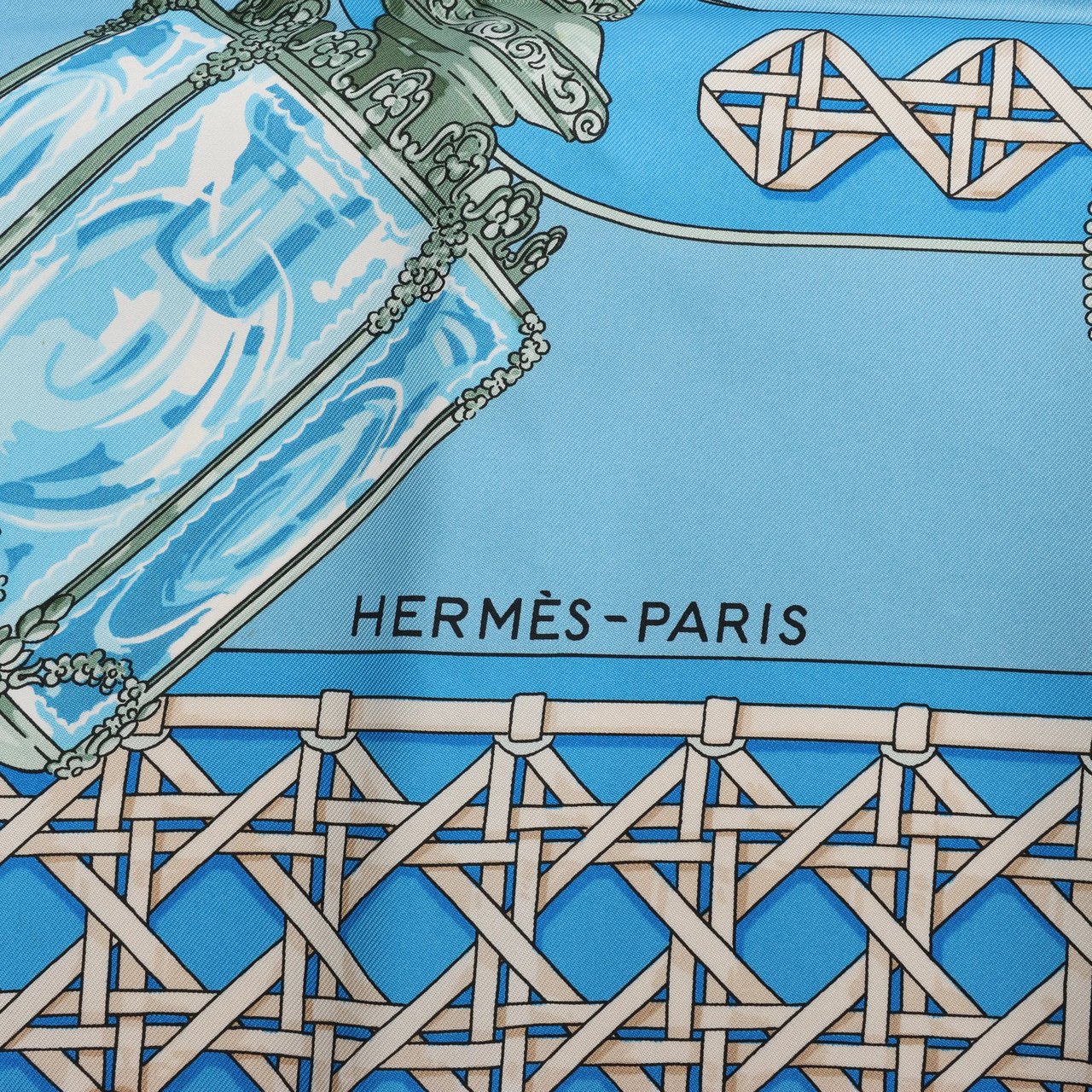 Hermès Hermès Carré 90 "FEUX DE ROUTE" Silk handkerchief in Blue Blauw