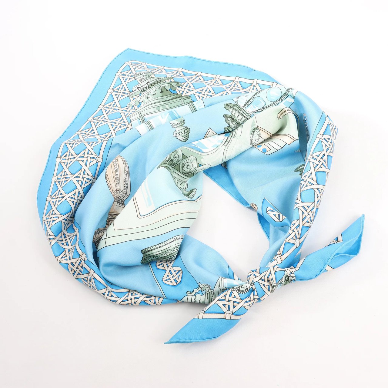 Hermès Hermès Carré 90 "FEUX DE ROUTE" Silk handkerchief in Blue Blauw