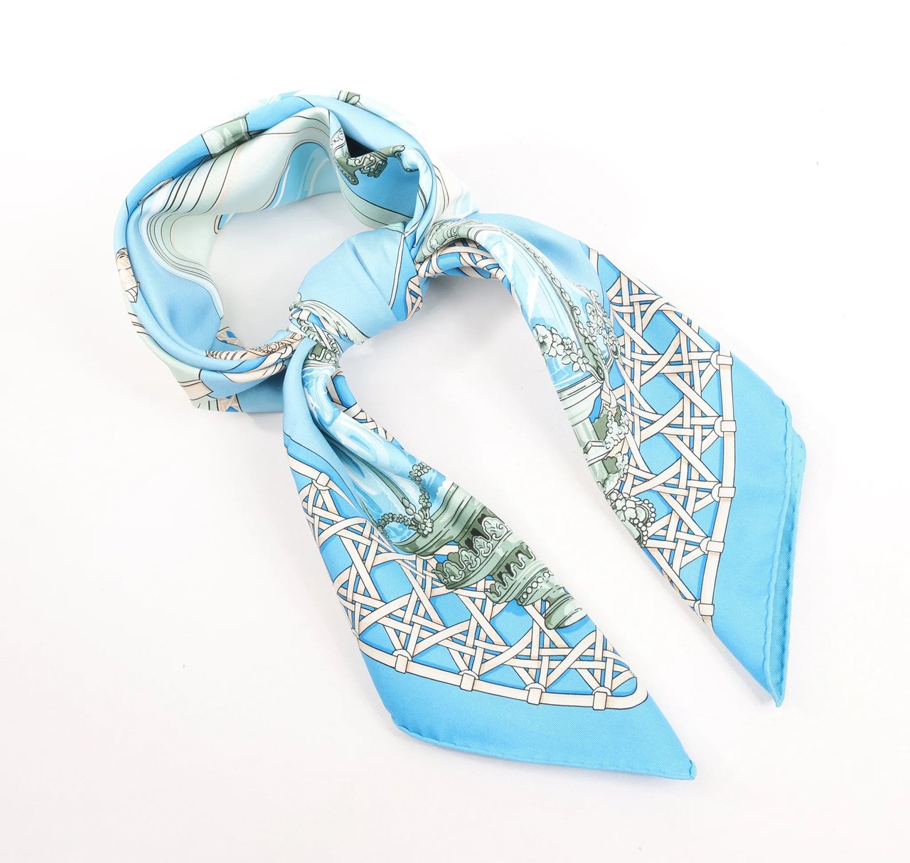 Hermès Hermès Carré 90 "FEUX DE ROUTE" Silk handkerchief in Blue Blauw