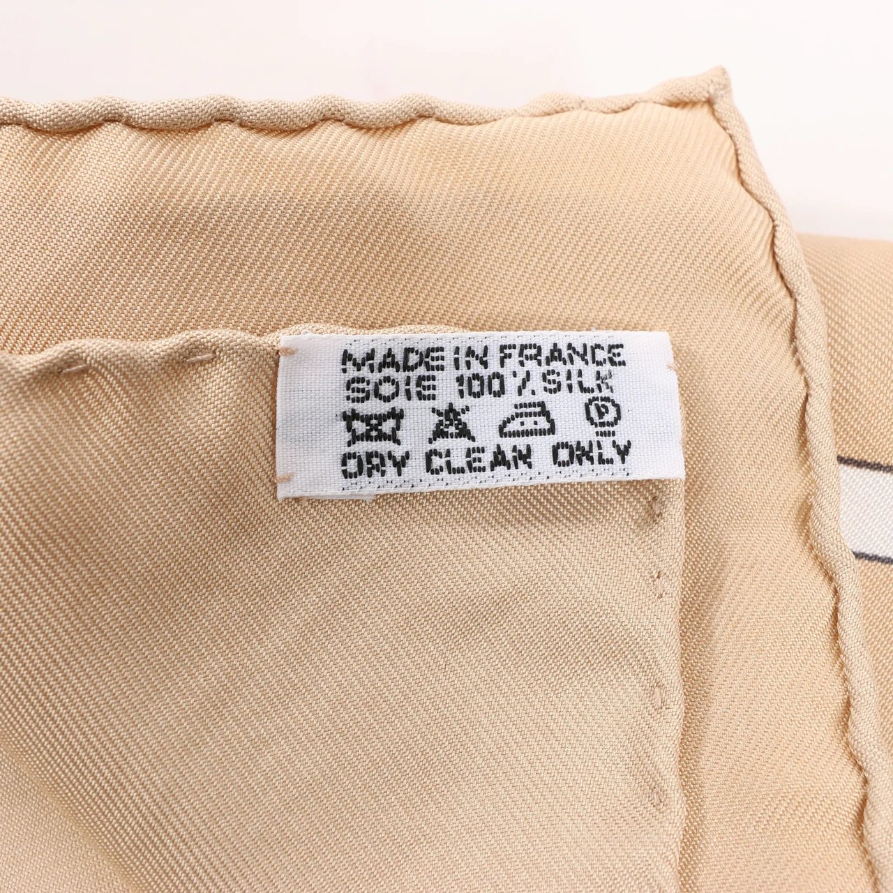 Hermès Hermès Carré 90 "MECANIQUE DU TEMPS" Silk handkerchief in Beige Beige