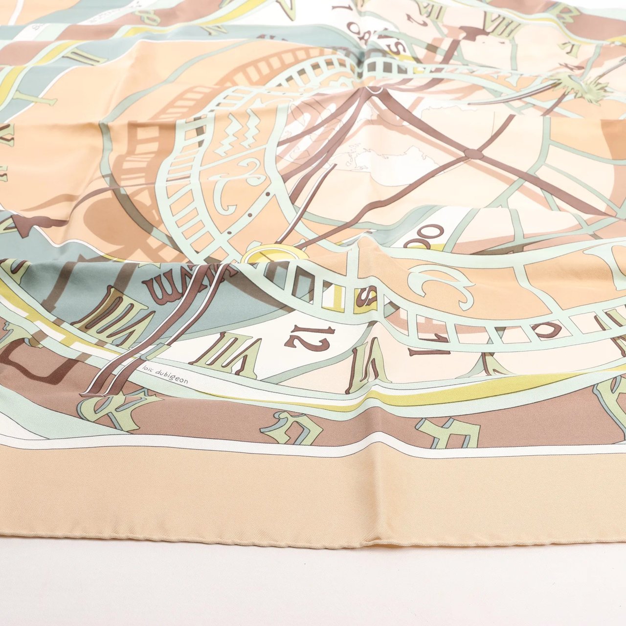 Hermès Hermès Carré 90 "MECANIQUE DU TEMPS" Silk handkerchief in Beige Beige