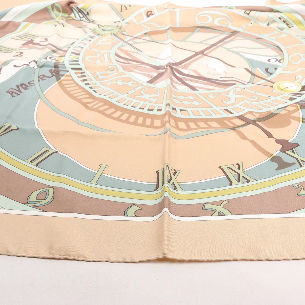 Hermès Hermès Carré 90 "MECANIQUE DU TEMPS" Silk handkerchief in Beige Beige
