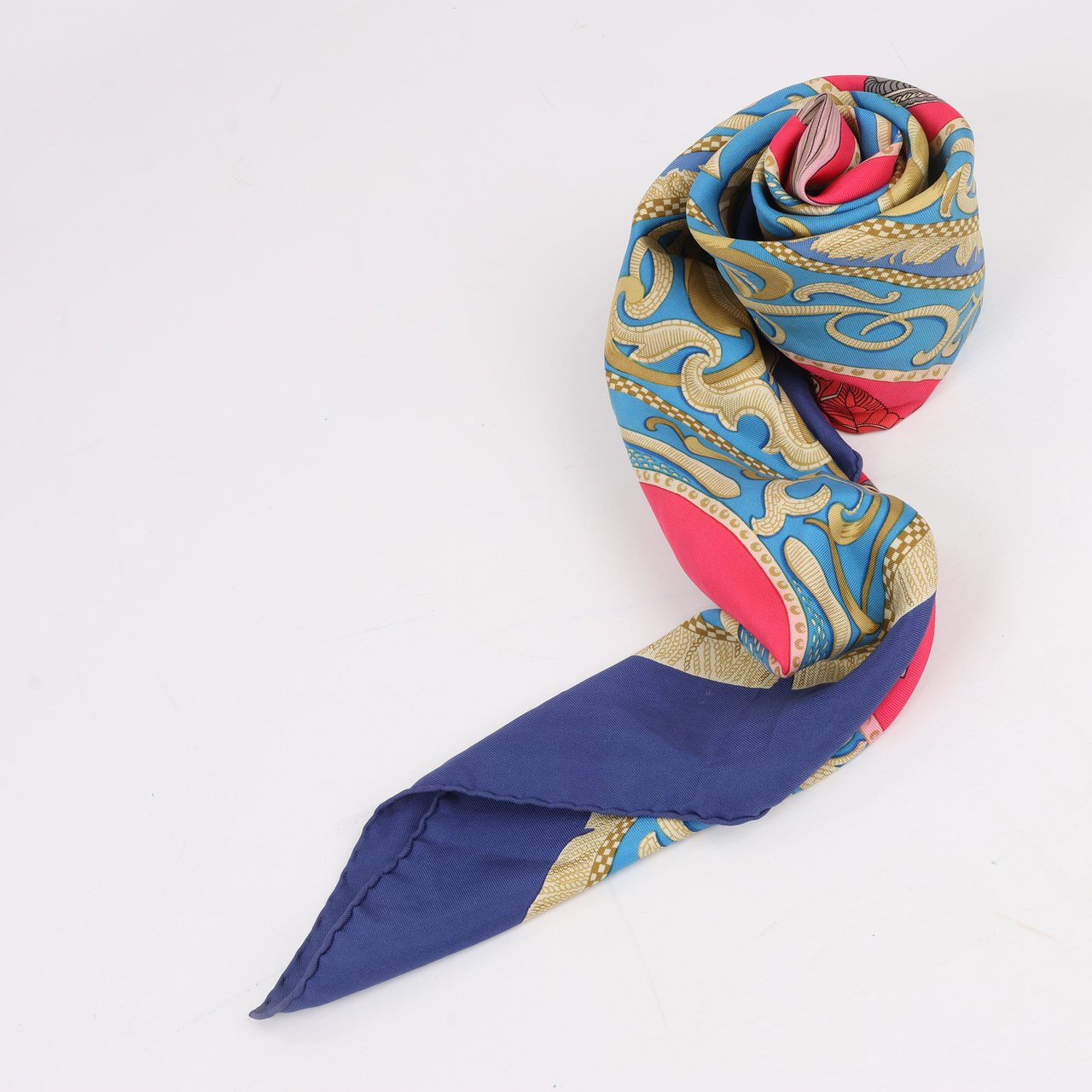 Hermès Hermès Carré 90 "LA PRESENTATION" Silk handkerchief in Navy Blue Divers