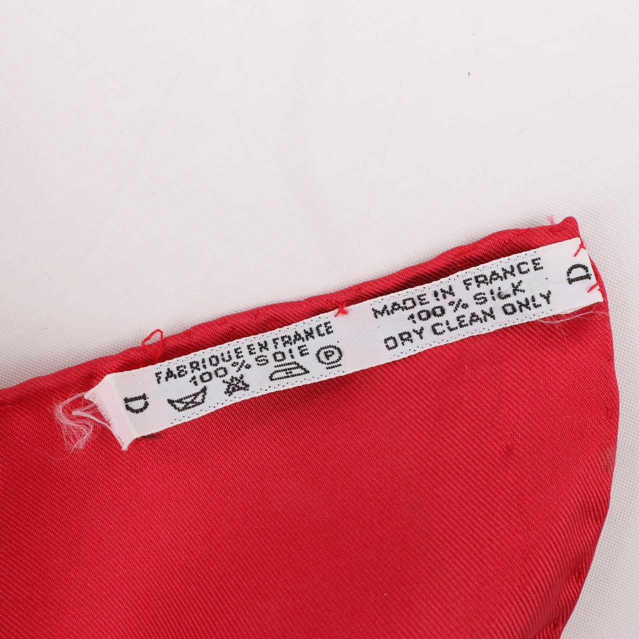 Hermès Hermès Carré 90 "L’ENTENTE CORDIALE" Silk handkerchief in Red Rood