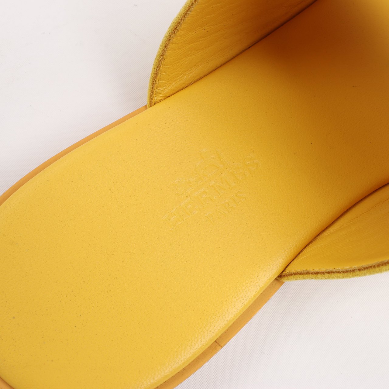 Hermès HERMES Kaia Suede Sandals in Yellow Gold, Size 36.5 EU Geel