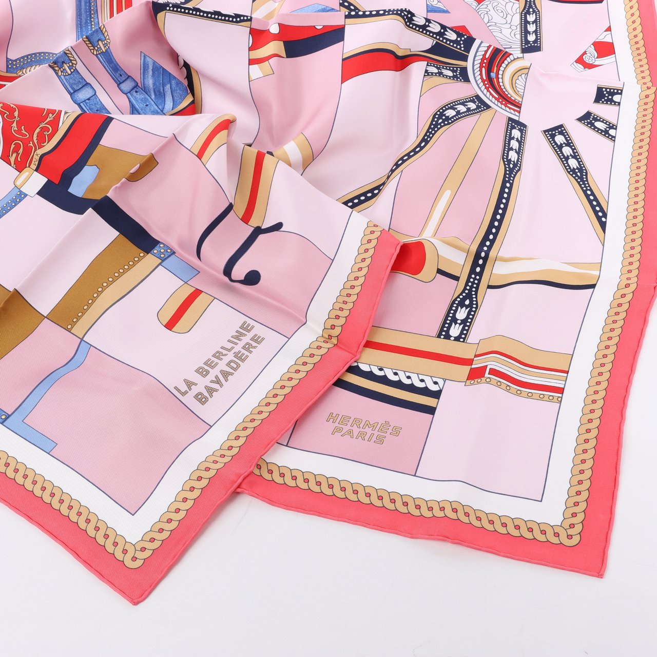 Hermès Hermès Carré 90 "LA BERLINE BAYADERE" Silk handkerchief in Pink Roze