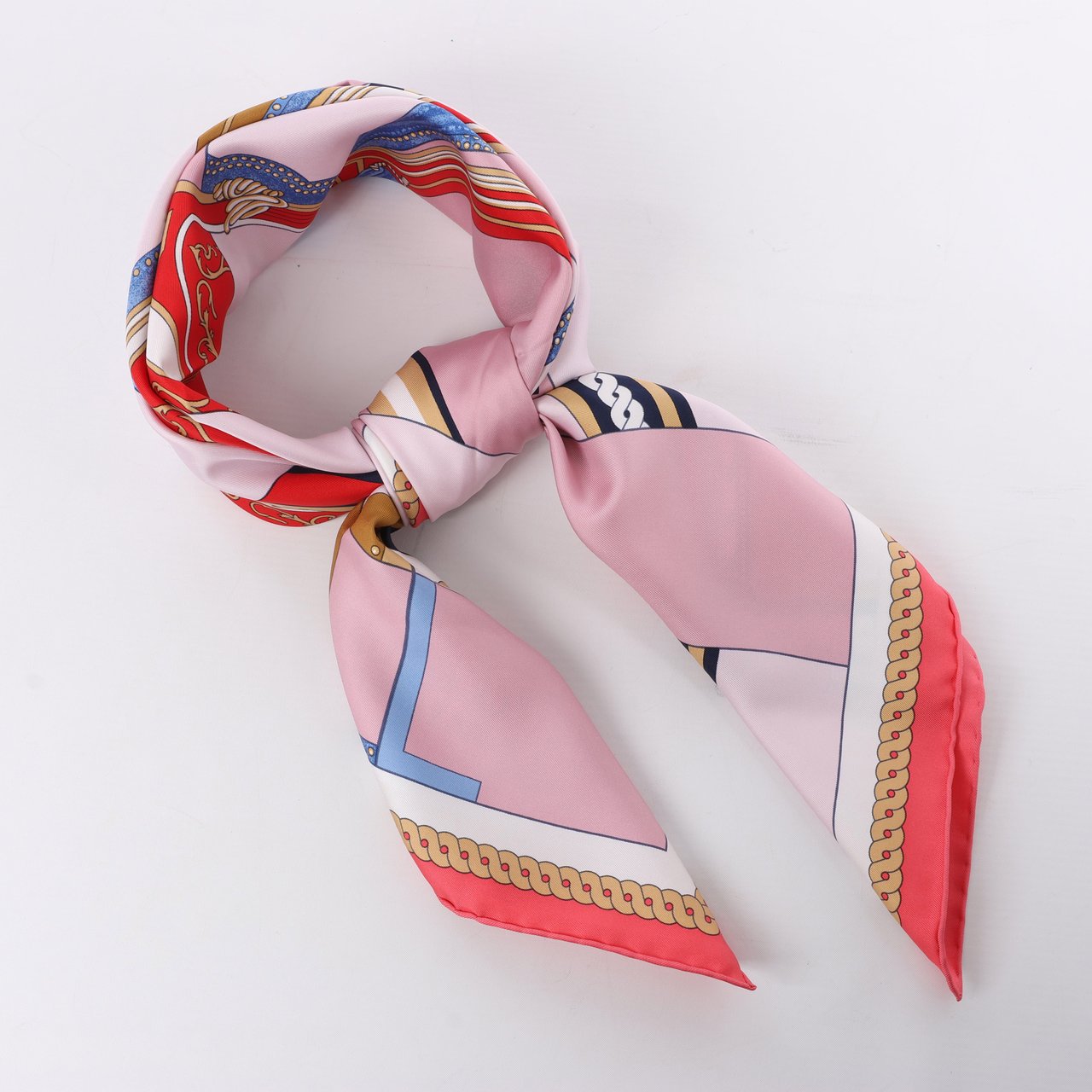 Hermès Hermès Carré 90 "LA BERLINE BAYADERE" Silk handkerchief in Pink Roze