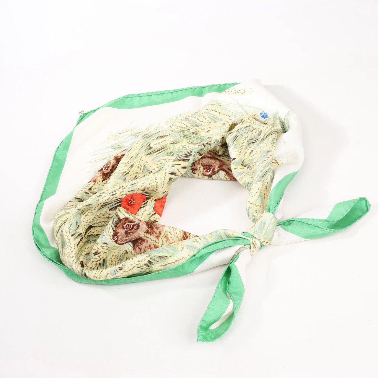Hermès Hermès Carré 90 "Lapins Dans un Champ de blé" Silk handkerchief in Green Groen