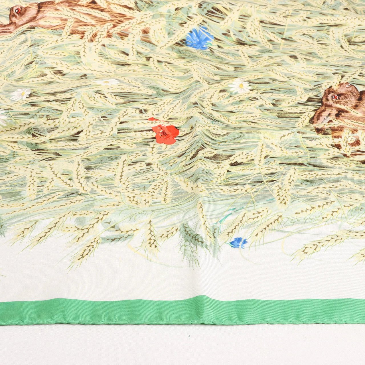 Hermès Hermès Carré 90 "Lapins Dans un Champ de blé" Silk handkerchief in Green Groen