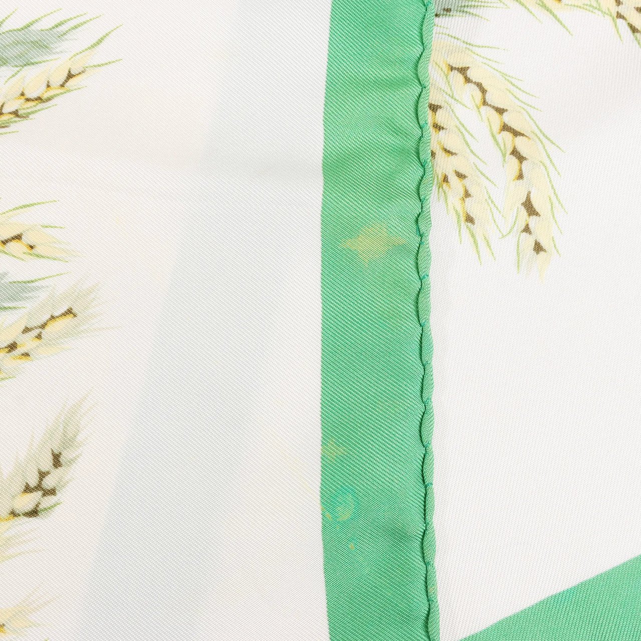 Hermès Hermès Carré 90 "Lapins Dans un Champ de blé" Silk handkerchief in Green Groen