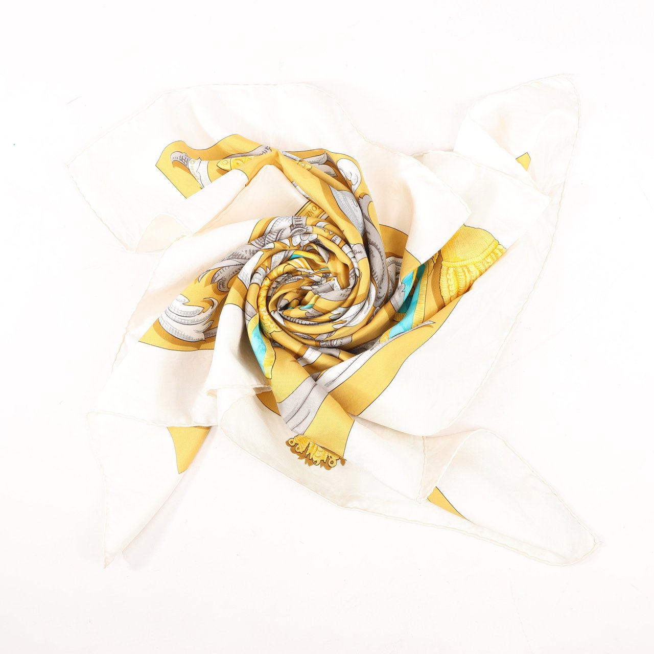 Hermès Hermes Carré 90 "LE MORS A LA CONETABLE" Silk handkerchief in Yellow Geel