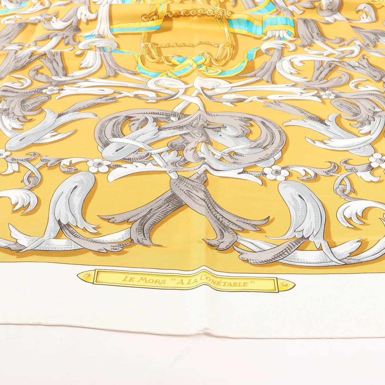 Hermès Hermes Carré 90 "LE MORS A LA CONETABLE" Silk handkerchief in Yellow Geel