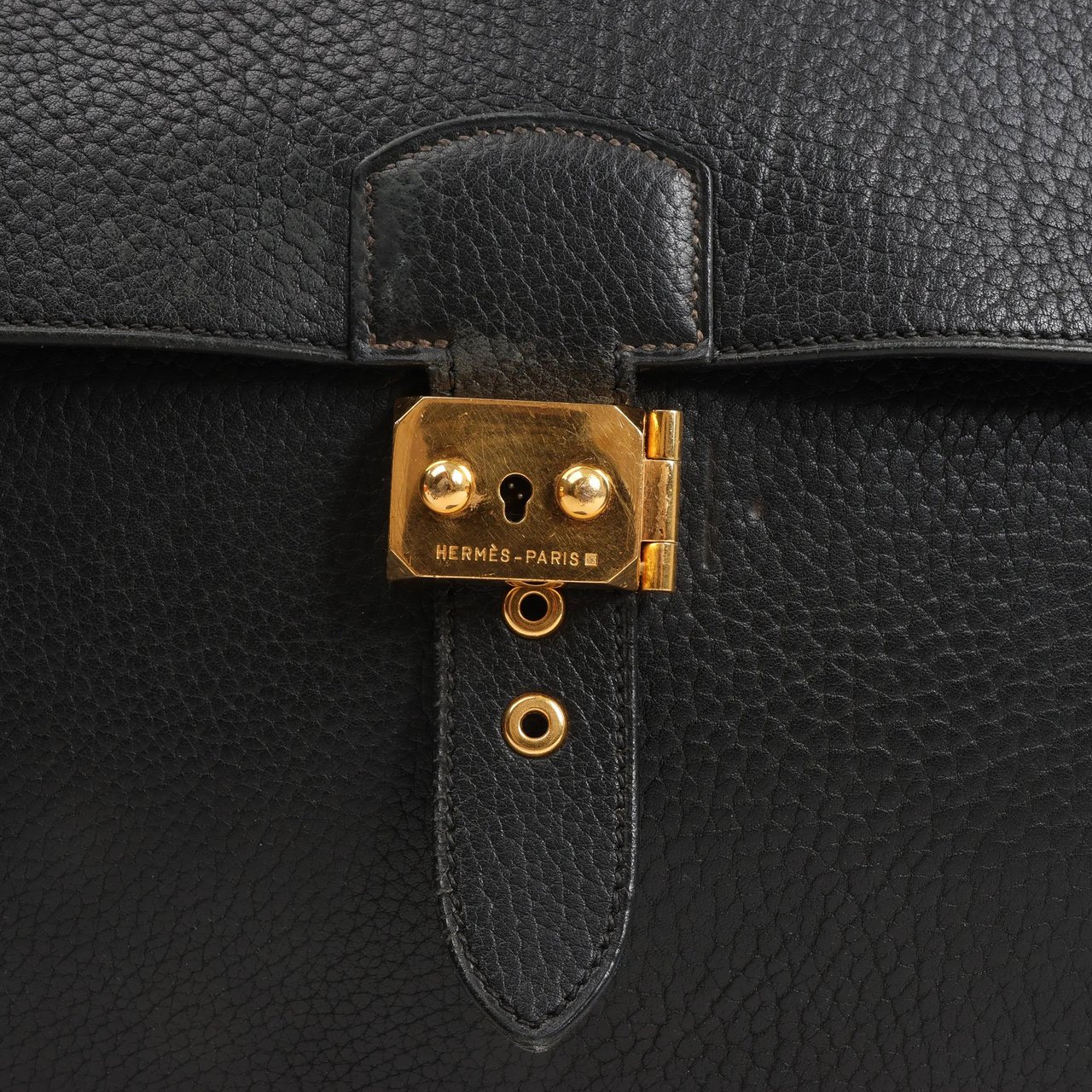 Hermès HERMÈS Sac à Depeche 38 Ardennes Leather Handbag in Black ○V:1992 Zwart